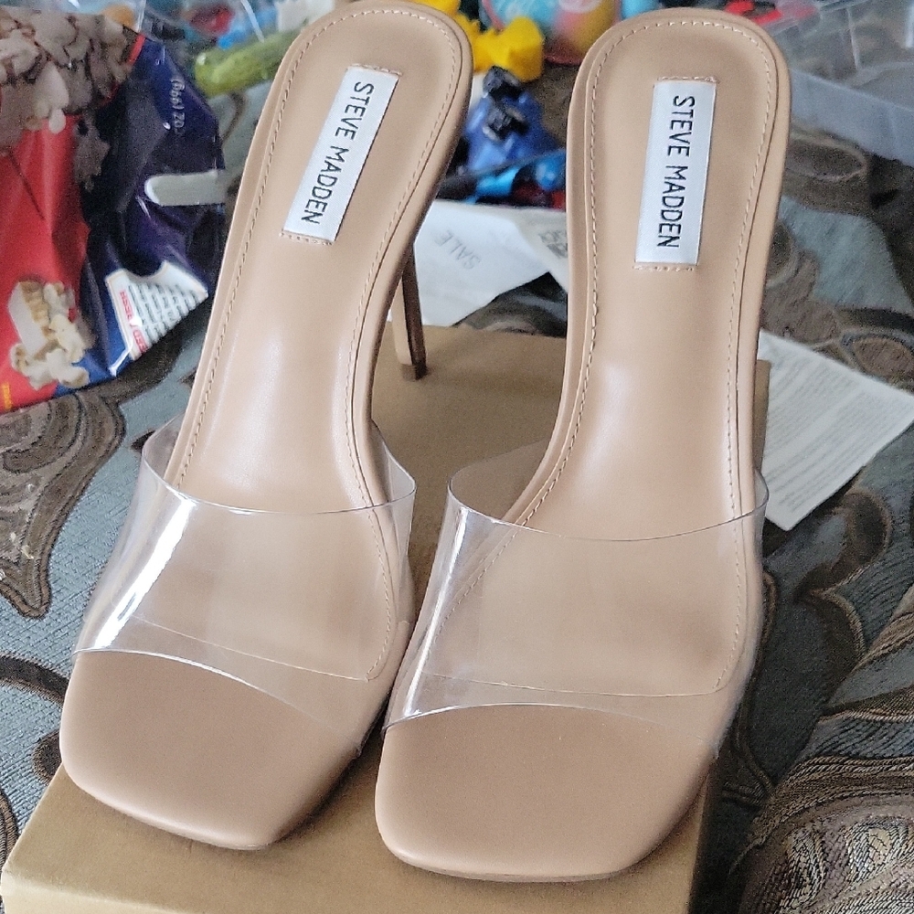 Elegant Tan Women's Heels - Picture 2 of 6